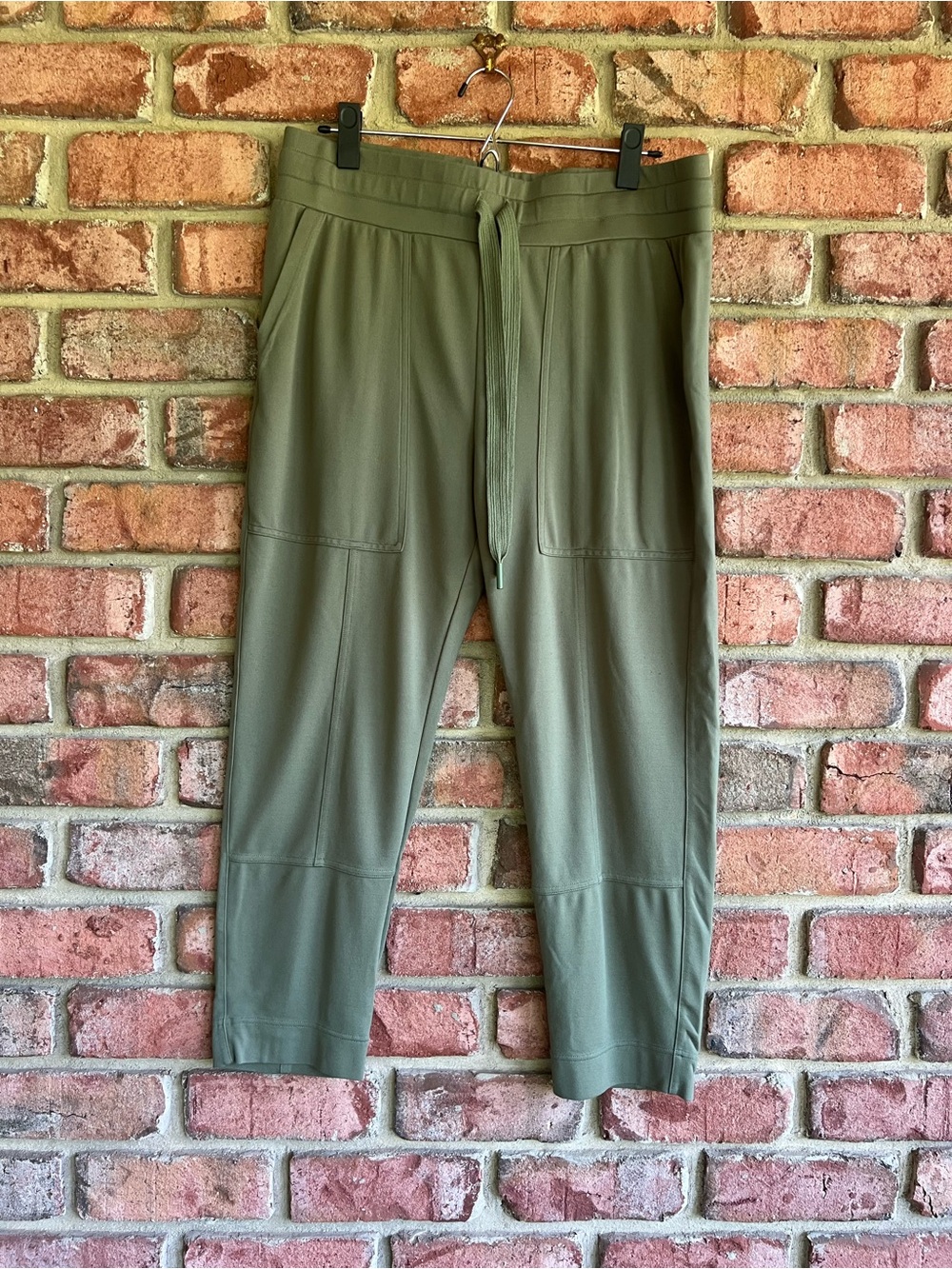 Cabi- Women’s Olive Green Drawstring Jogger Pants